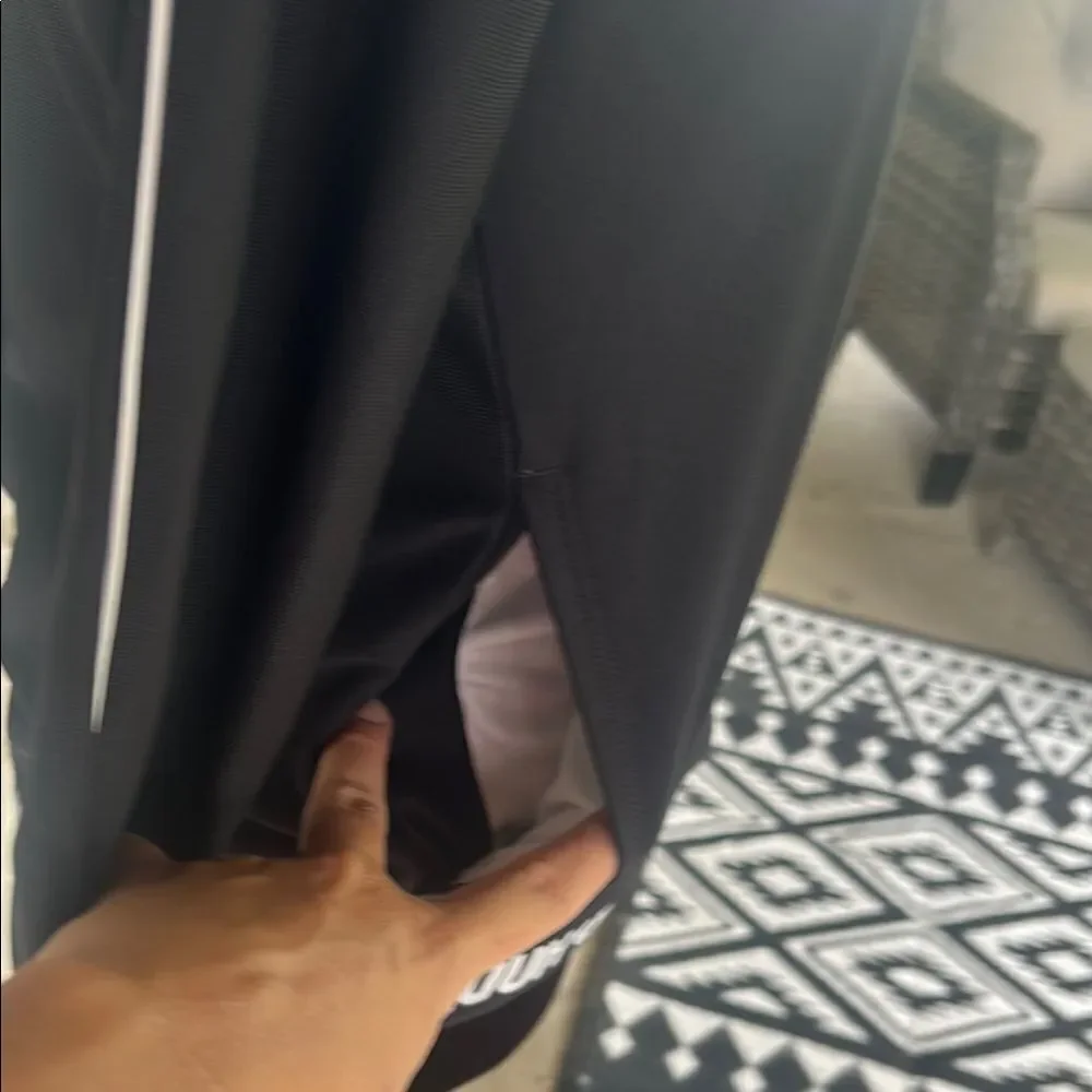 Under Armour Black HeatGear Jacket   E